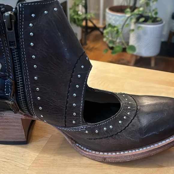 Freebird Leather Studded Brown Ankle Boots-Desert size 8 - Picture 14 of 15